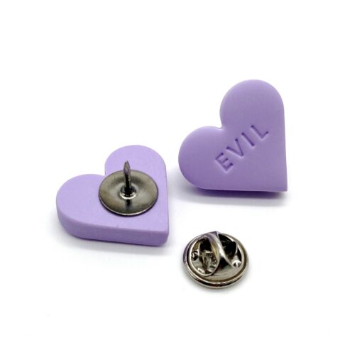 Pin „EVIL“ inkl. Macaron Schmucketui – Bild 2